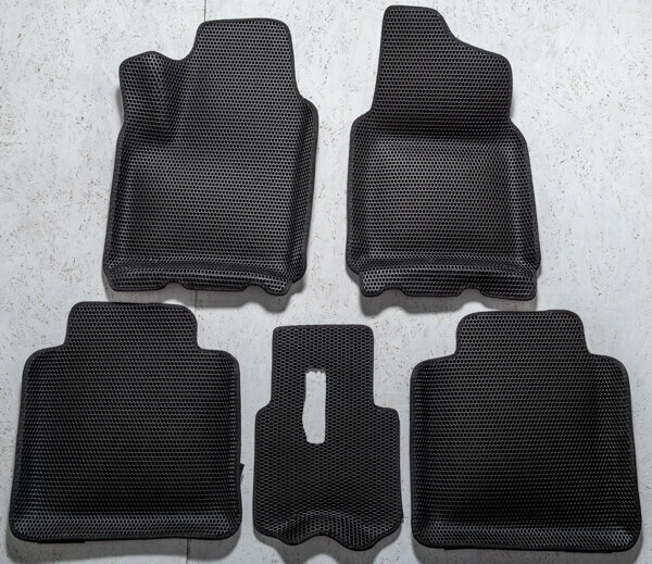 фото Ковры в салон 3D EVA для Lada (ВАЗ) 2131. Цвет Черный