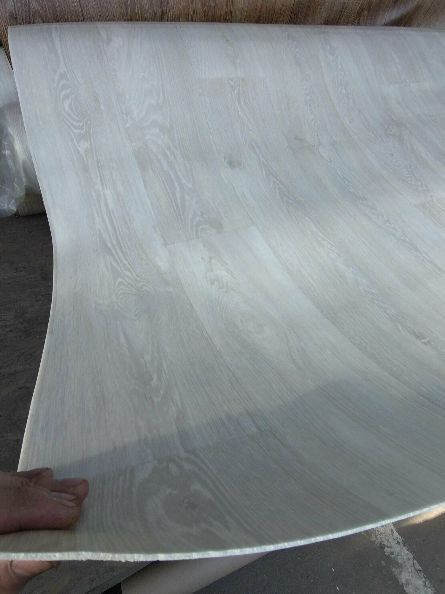 фото Линолеум 1.5 на 4.5 Вегас-2 (светло-серый)