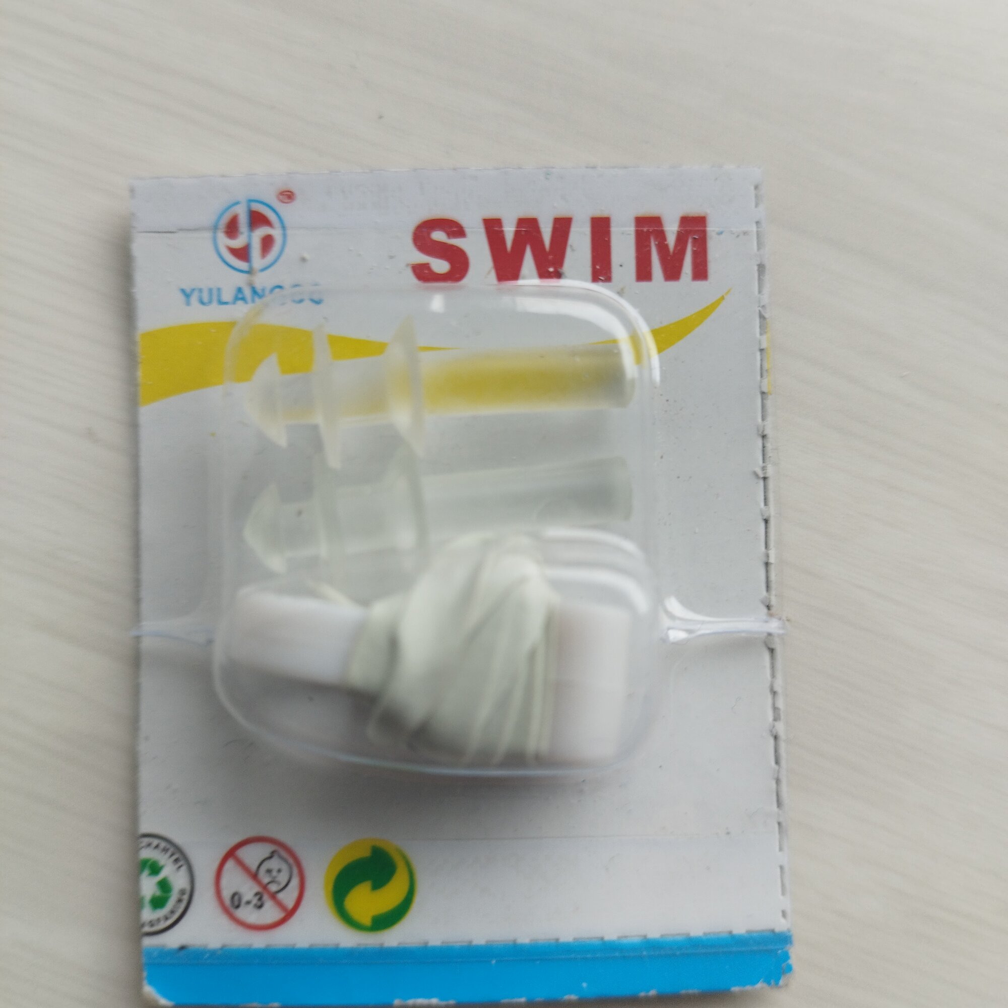 Набор для плавания (беруши плюс зажим для носа) на блистере белый