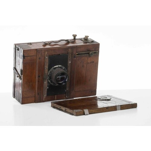 Фотокамера форматная с объективом Индустар-51 дерево латунь стекло СССР 2275000₽