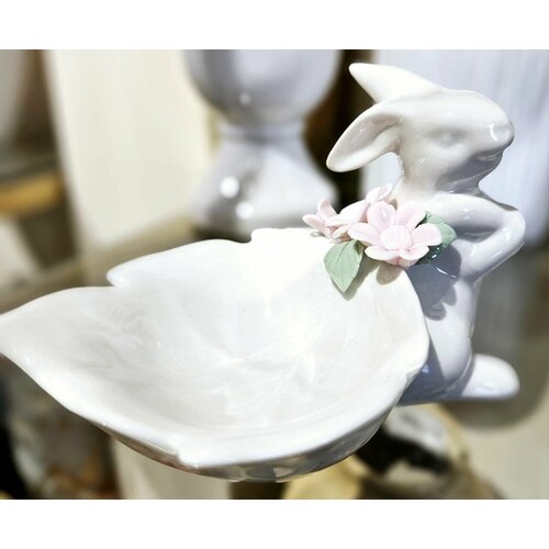 Красивая статуэтка Весенний кролик 145х10х10 см декор и интерьер в дом 1590₽