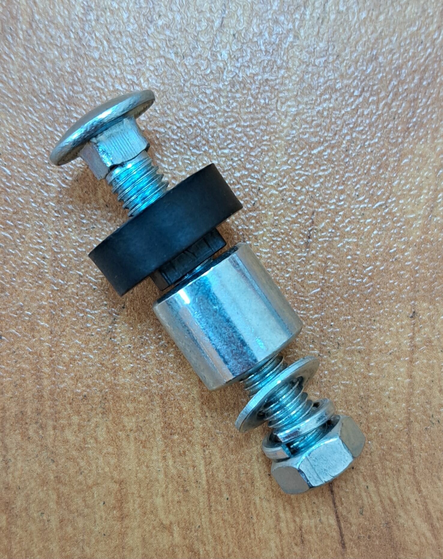 952.3701ВТ Силовой болт плюс для генераторов 94 и 32 групп