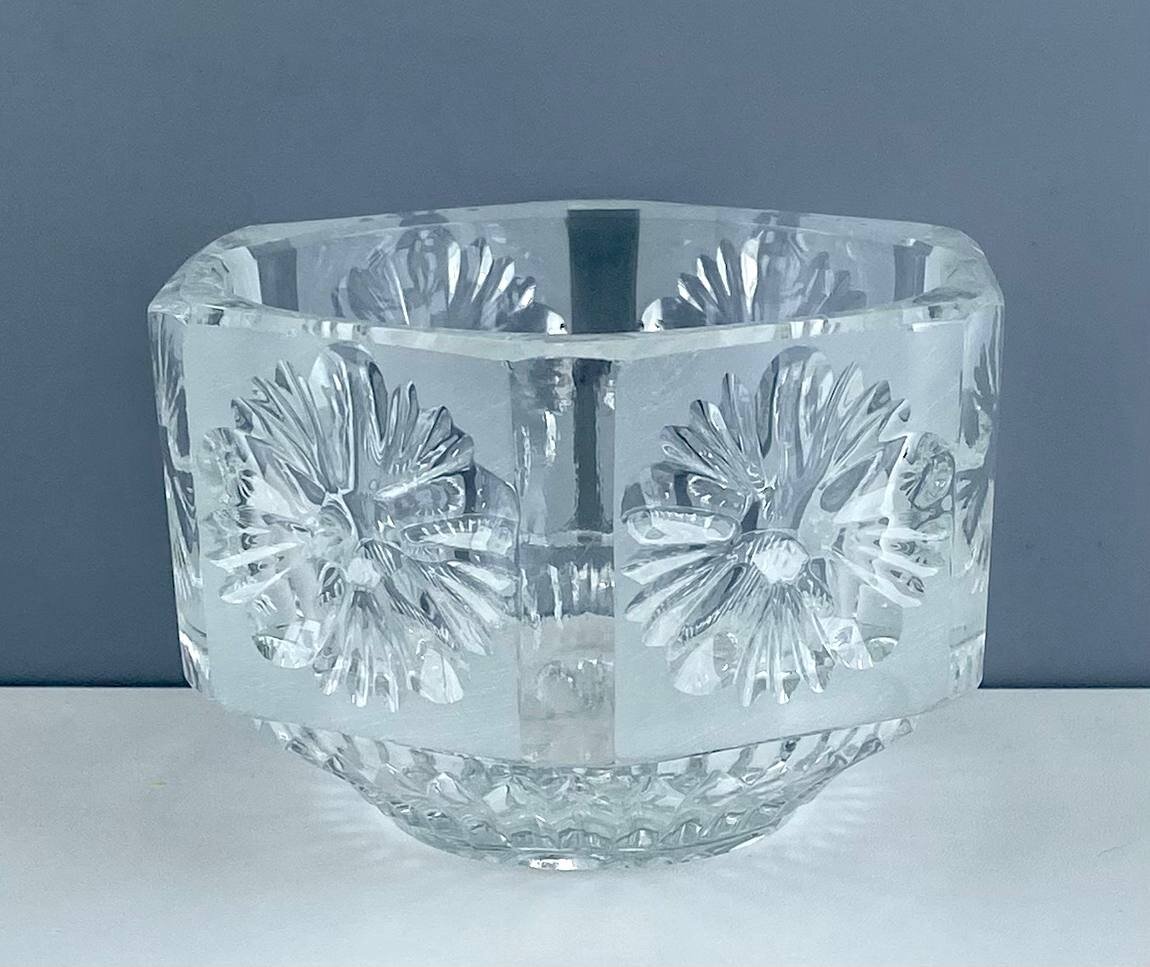 фото Винтажная конфетница "Цветочная". Хрусталь. СССР, 1970-е.