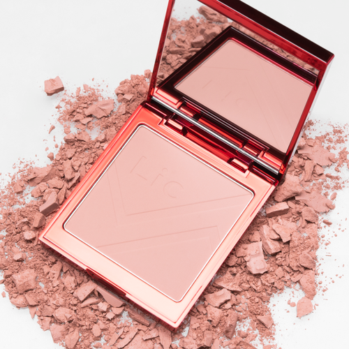 LIC Матовые румяна для лица Matte blush Тон 12 Velvet Lily 13 гр