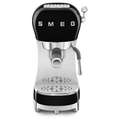 Кофеварка рожковая Smeg ECF01 черный 5799000₽