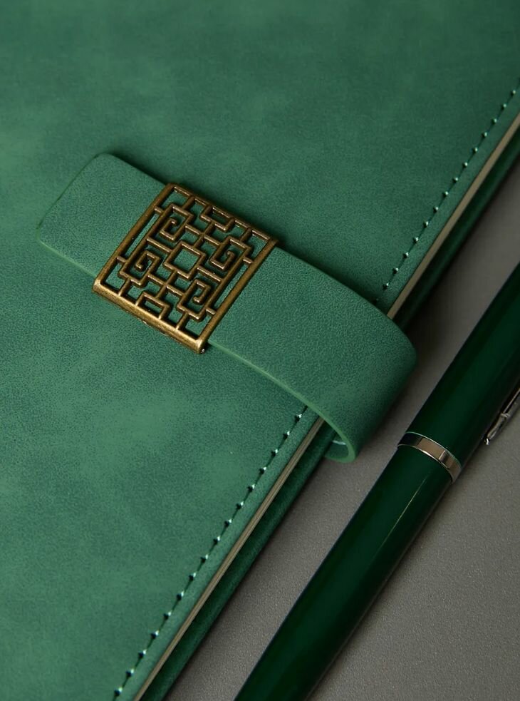 Подарочный набор ежедневник с ручкой недатированный А5 зеленый — фото 1