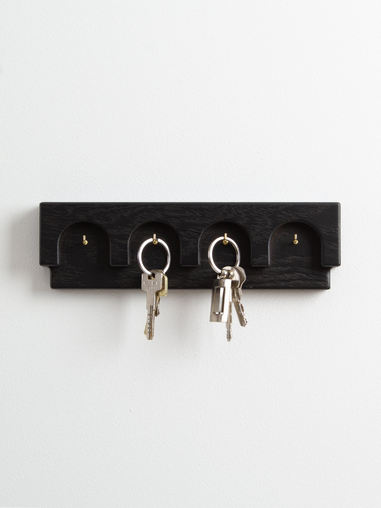 Ключница настенная LOEV 5 крючков массив дуба 1 шт