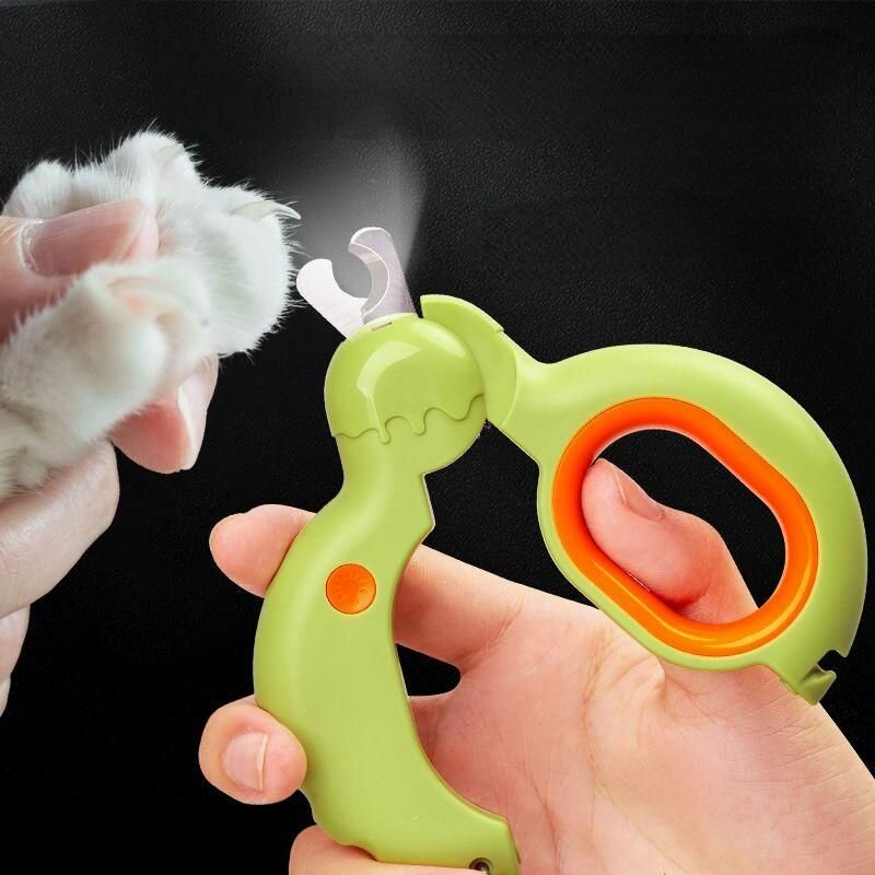 Когтерез ножницы с подсветкой для кошек и собак мелких и средних пород - фотография № 3