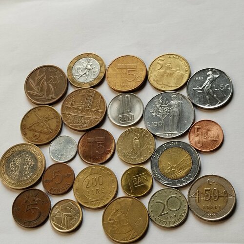 Коллекция 23 монеты мира, без повторов по типу. Набор N 2. Из обращения.