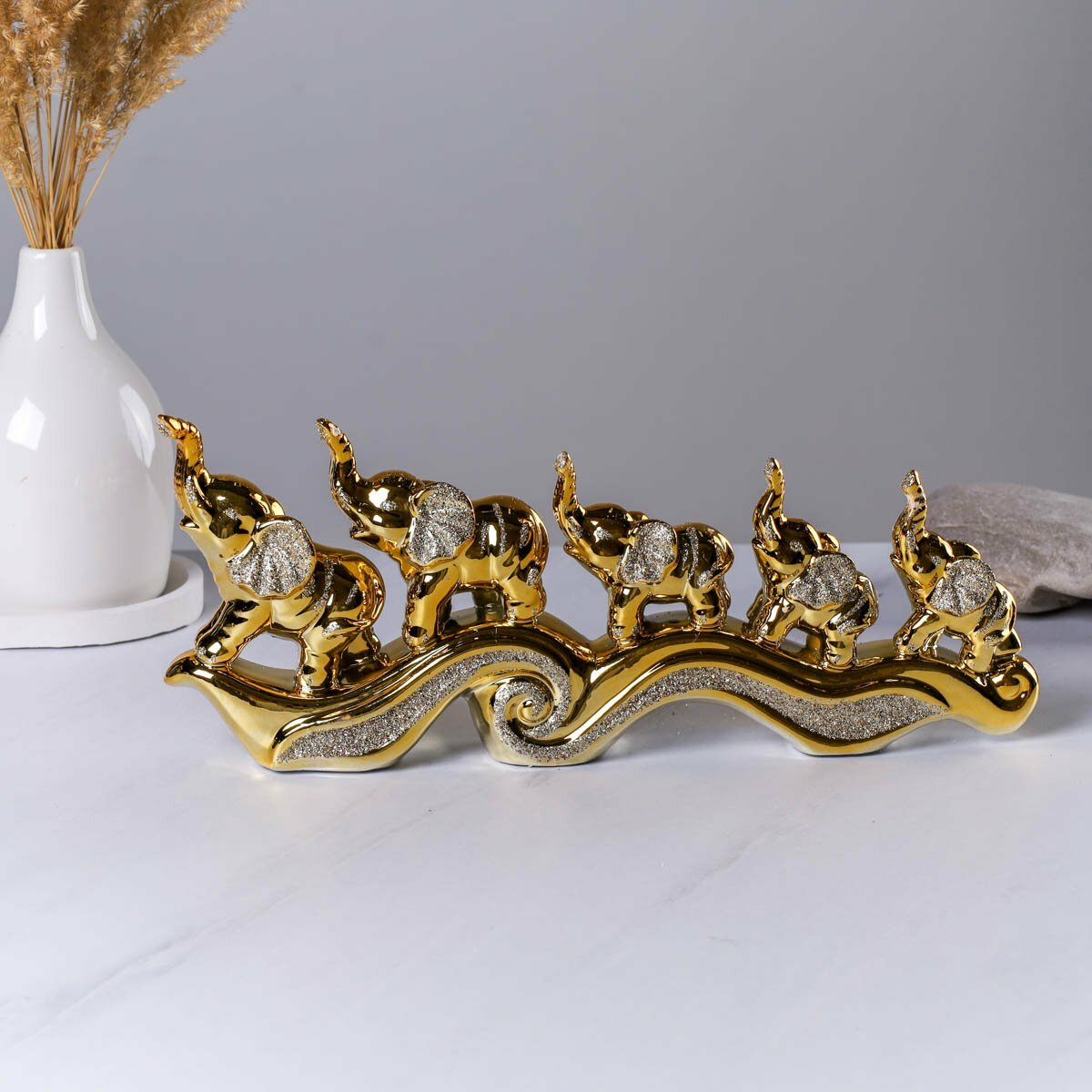 фото Статуэтка интерьерная "Золотые слоны" 32 см