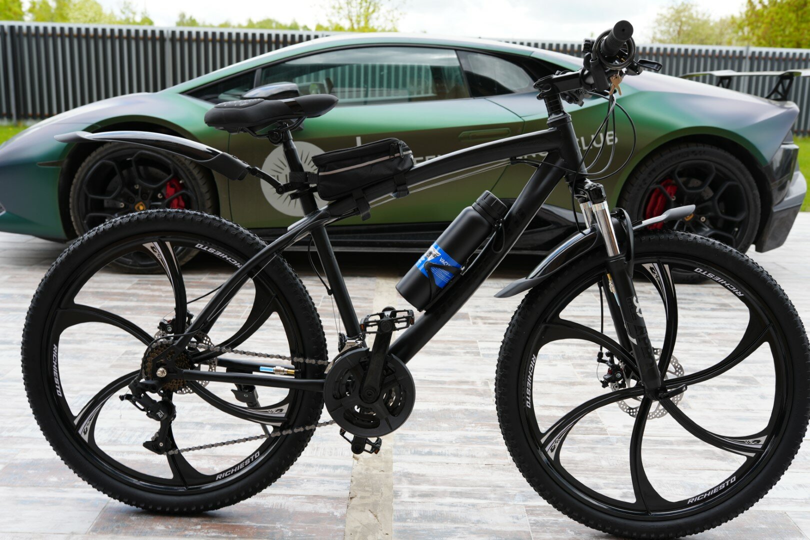 Велосипед горный RICHIESTO на литых дисках" 26 дюймов, дисковые тормоза, рама 18.5, черный