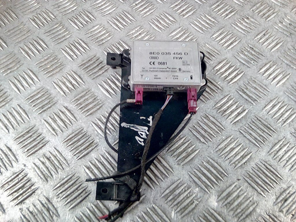 Радиомодуль Audi A6 C6 8E0035456D арт. 516235
