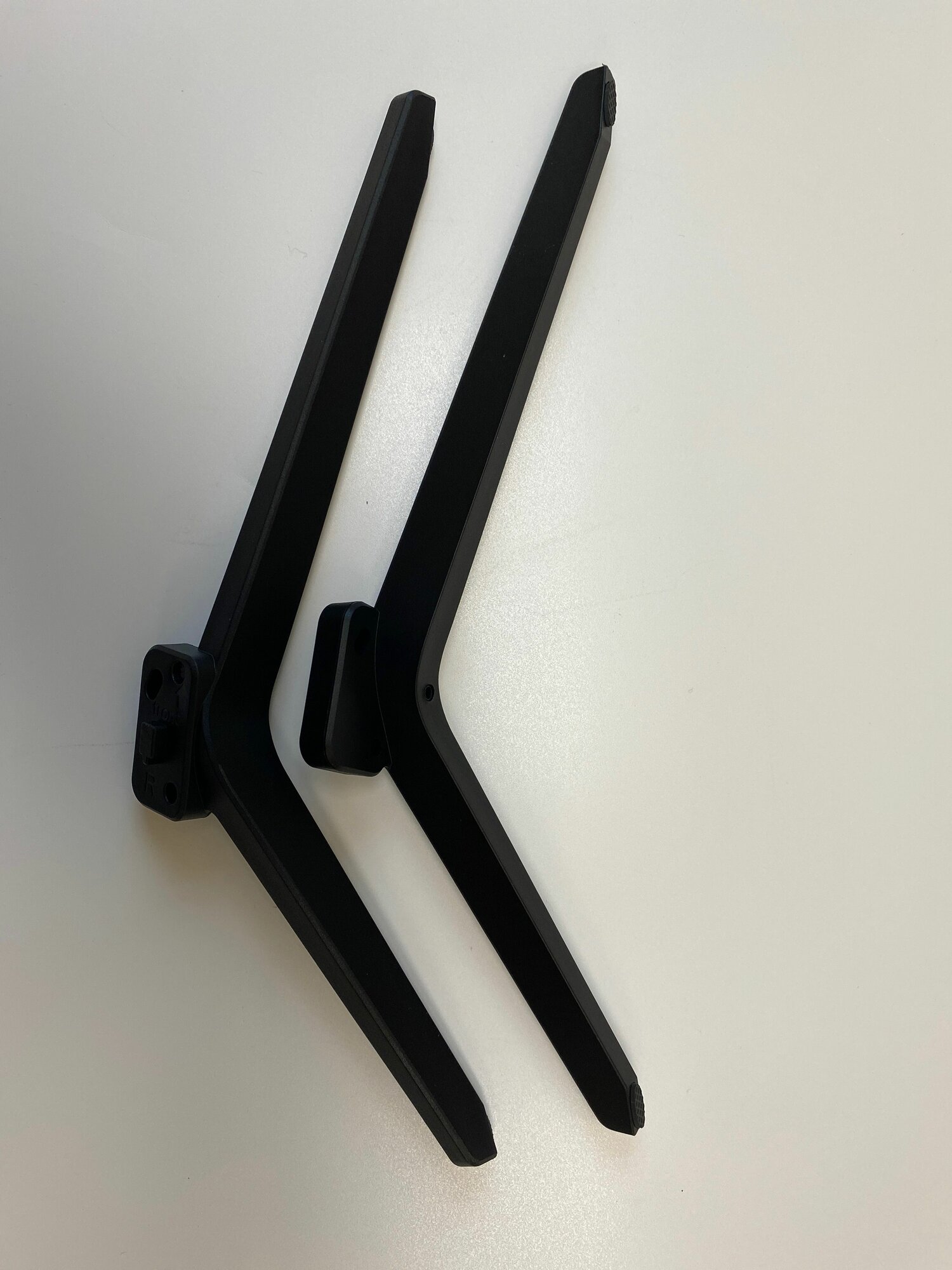 Подставка комплект 2 шт (черный), для телевизора Polarline 65PU51TC-SM