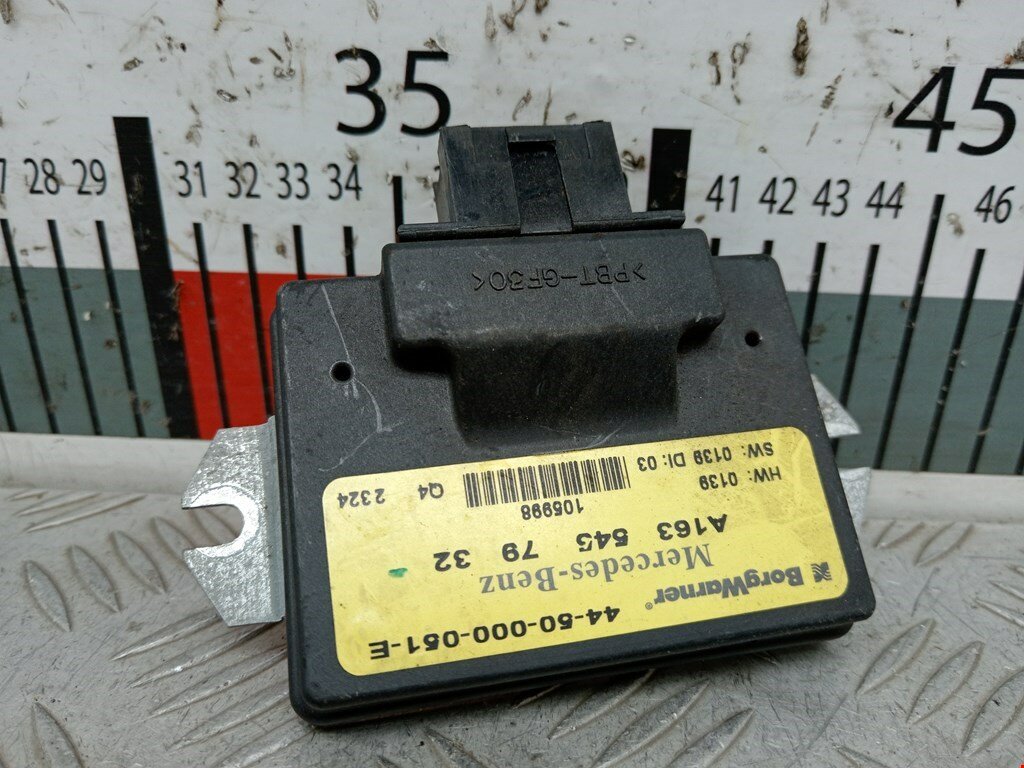 Блок управления раздаточной коробкой (полным приводом) Mercedes ML-Class (W163) A1635457932 арт. 2179820
