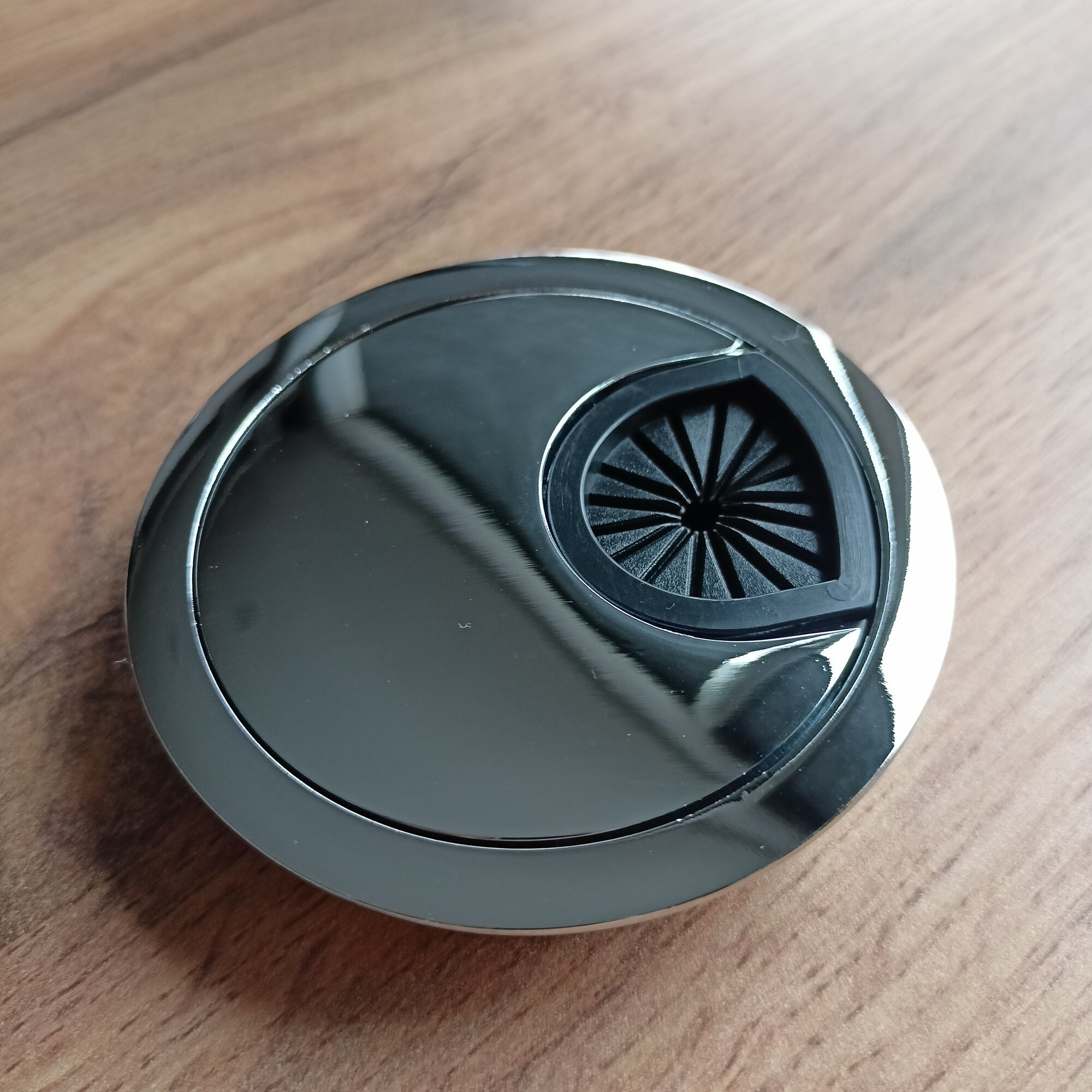 Заглушка для проводки из цинкового сплава - 1 шт. Хром. D60. — фото 1