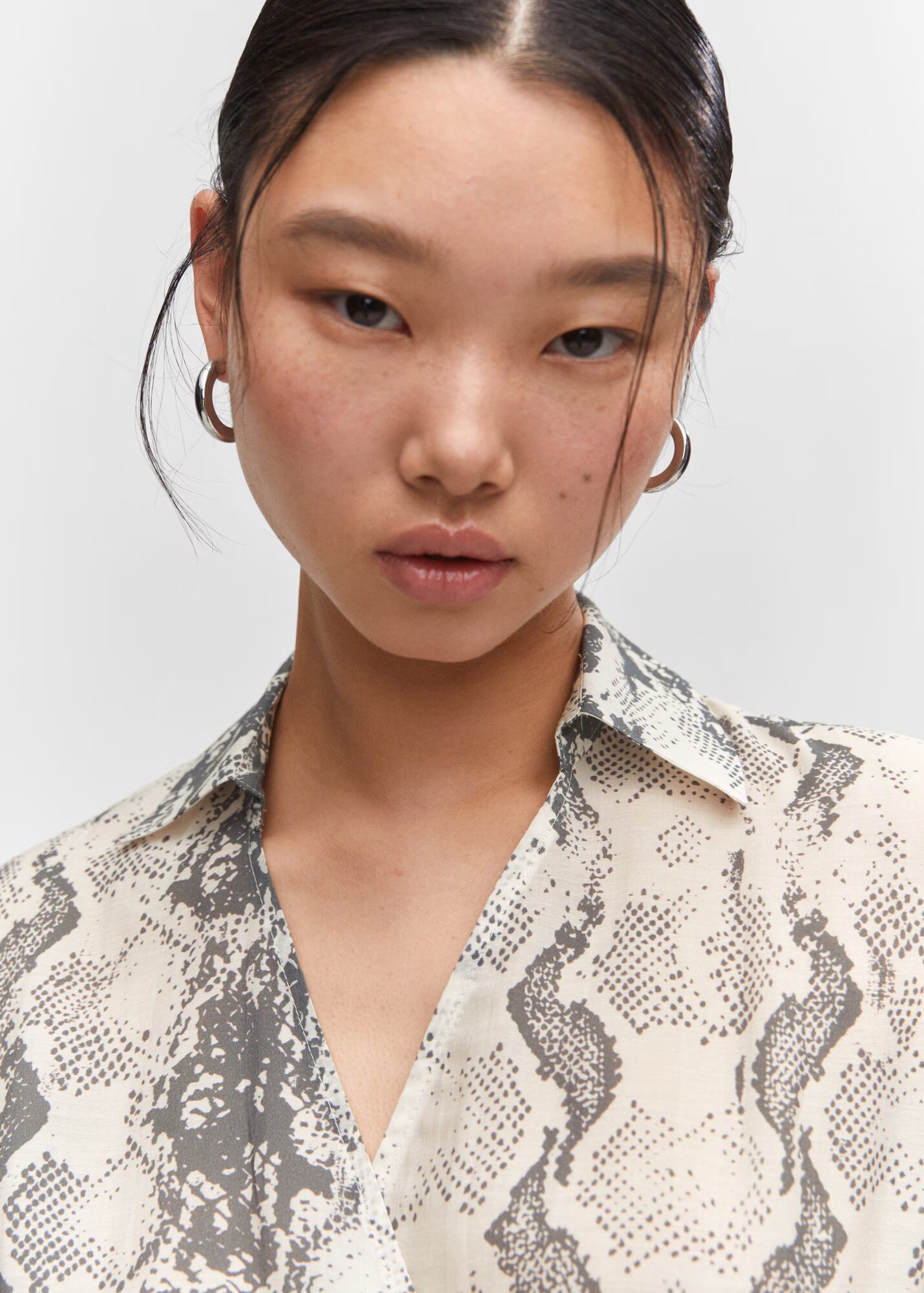 Платье MANGO SNAKE, размер 20, грязно-белый — фото 1