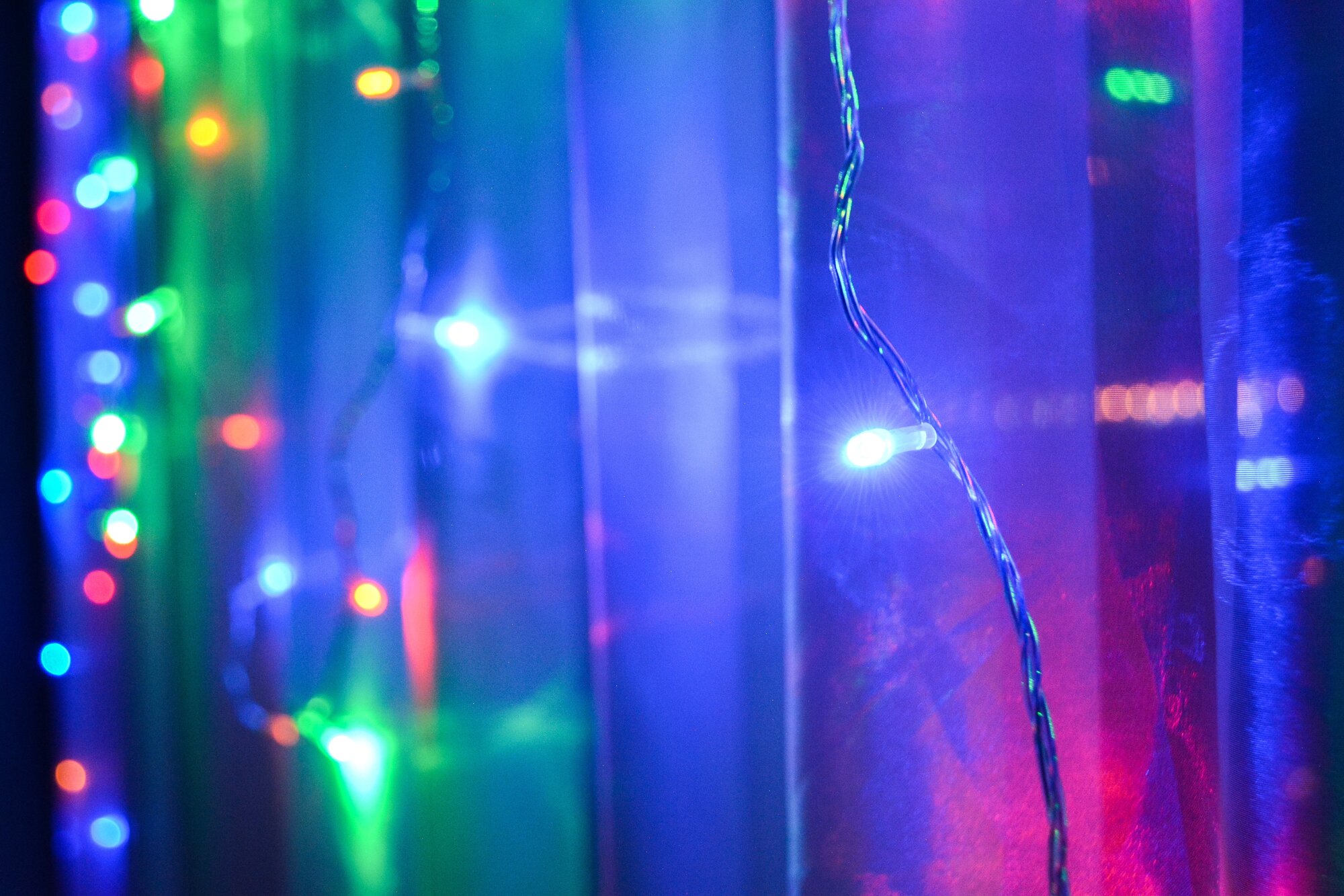 фото Электрогирлянда новогодняя / Нить Светодиодная 7м / От сети 220В / Гирлянда / Новый год