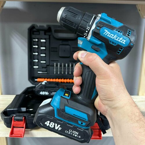 Шуруповерт аккумуляторный бесщеточный с двумя батареями и набором бит Аккумуляторная дрель-шуруповерт в кейсе с 2 аккумуляторами в кейсе 4780₽