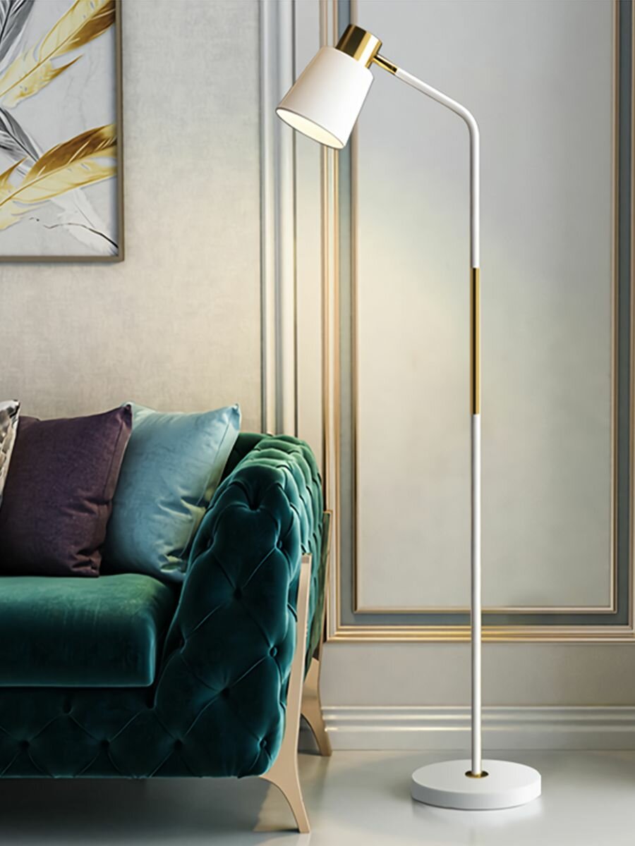 фото Торшер напольный в скандинавском стиле белый