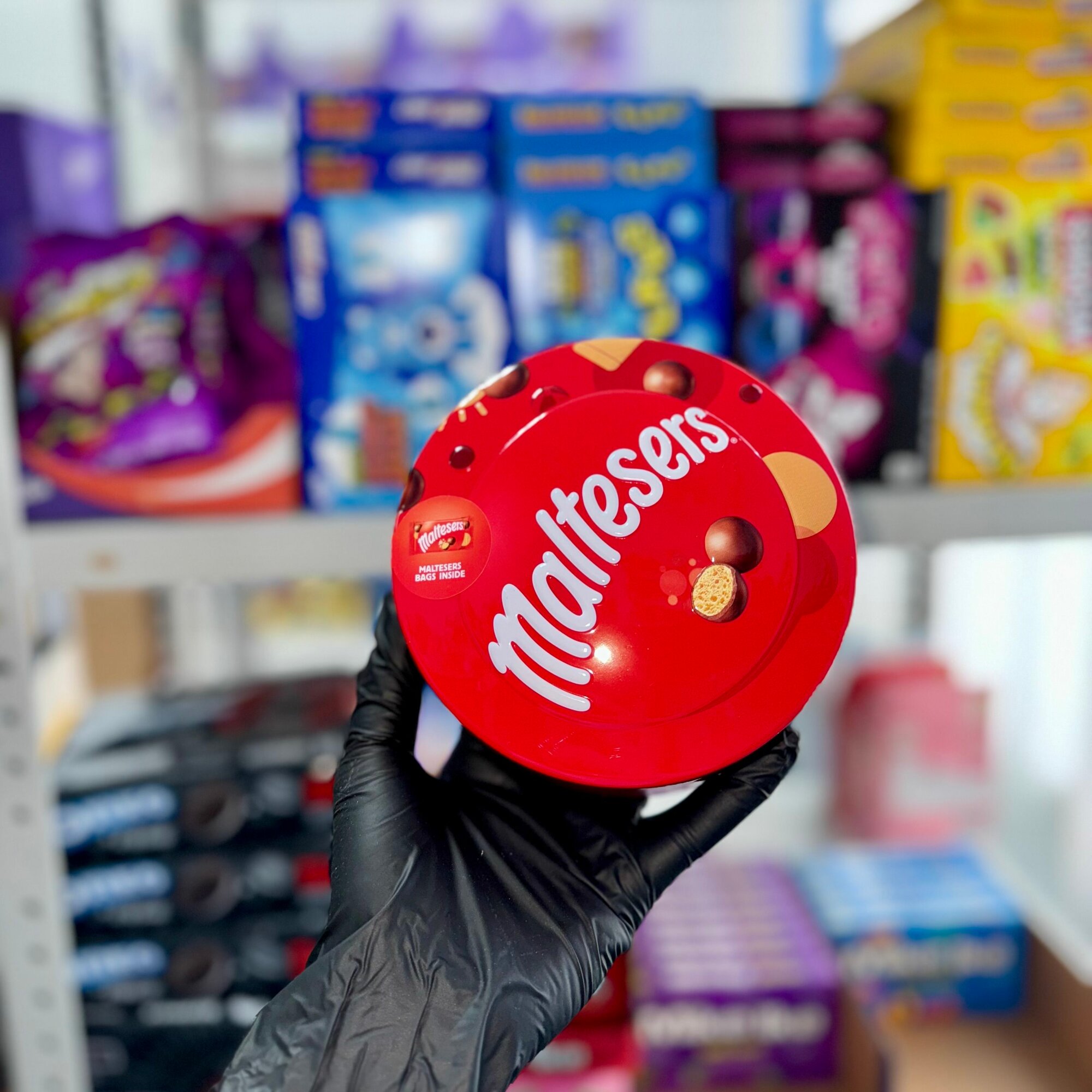 Шоколадные конфеты Malteser Candy Tin в баночке/Мальтизерс Кенди, 111 гр.