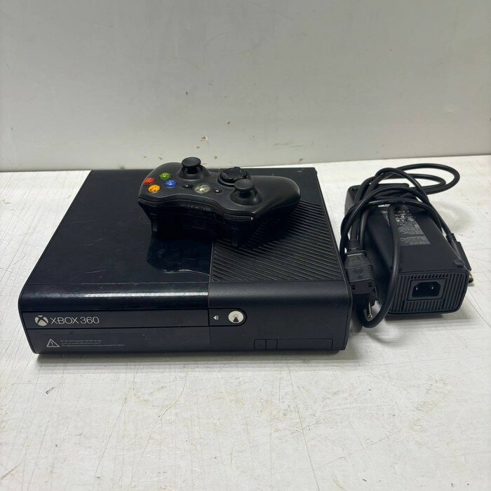 Игровая приставка Microsoft Xbox 360 E 500 ГБ