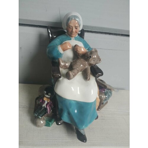 Фарфоровая статуэтка "Nanny" Royal Doulton