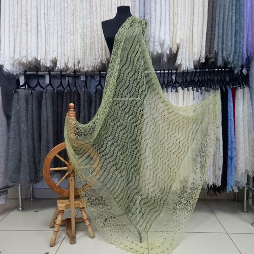 фото Платок орчанка,140х140 см, зеленый