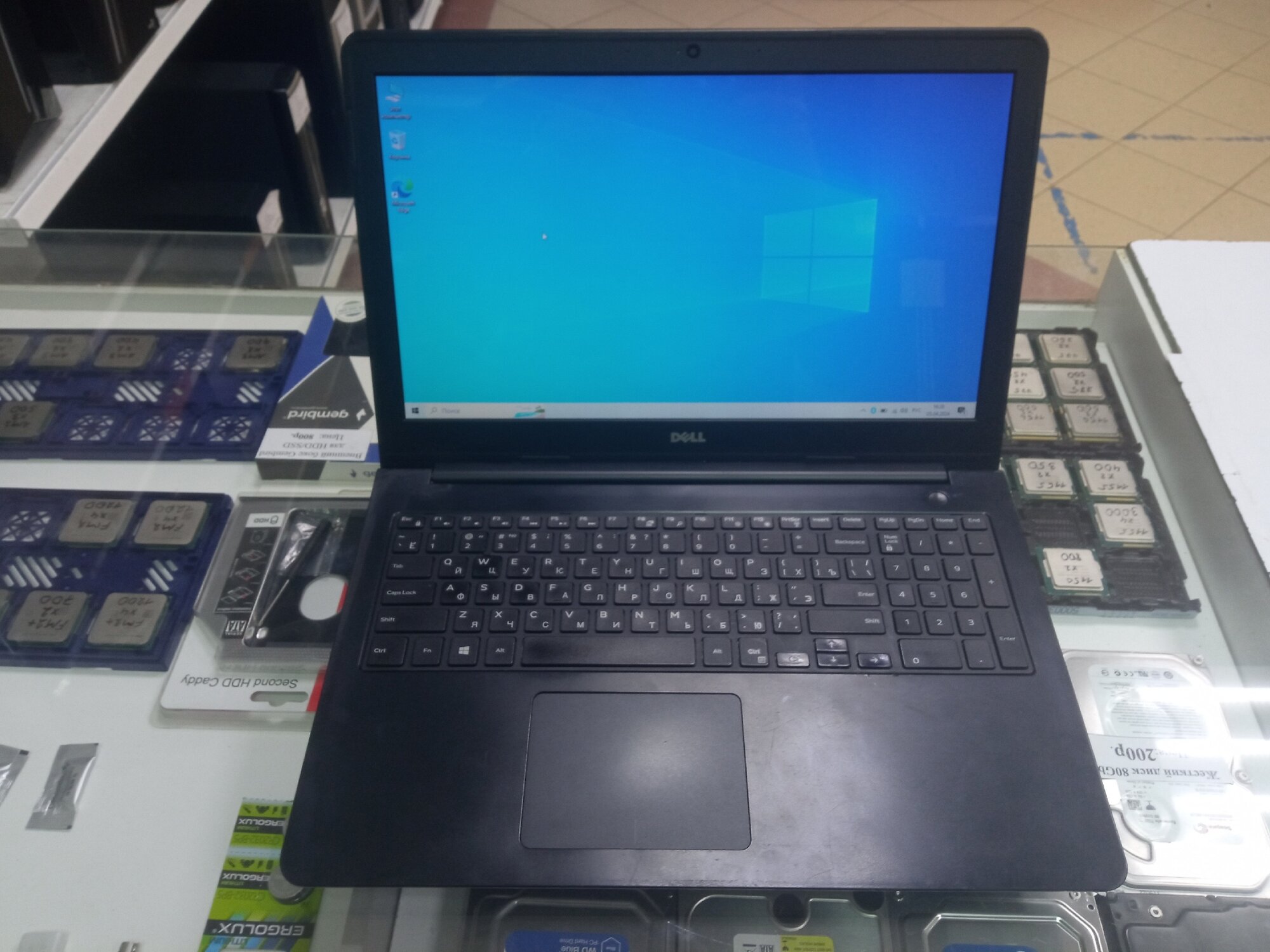 15.6" Ноутбук Dell Inspiron 5547; Intel Core i5-4210U,2x2.4Ghz; RAM 8Gb DDR3; SSD: 240Gb; VGA AMD Radeon R7 M260, 2048Mb