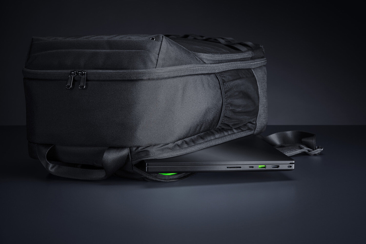 Рюкзак Razer Concourse Pro Backpack 17.3 черный