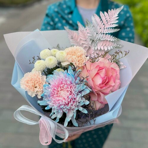 Изображение товара Букет из розы, хризантем и диантусов