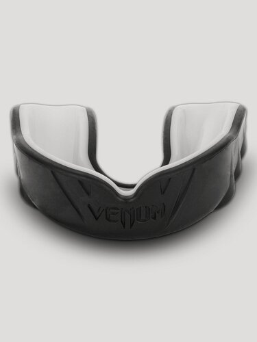 Изображение товара Капа боксерская Venum Challenger Black/White, чехол в комплекте