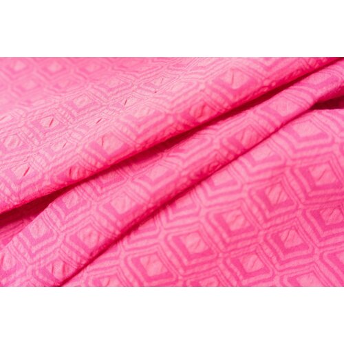 Хлопок фуксия жаккардовый с ромбами фактурный