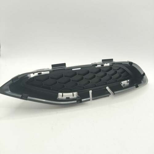 LADA Vesta NG Заглушка заднего бампера под буксировочный крюк 8450041065 803₽