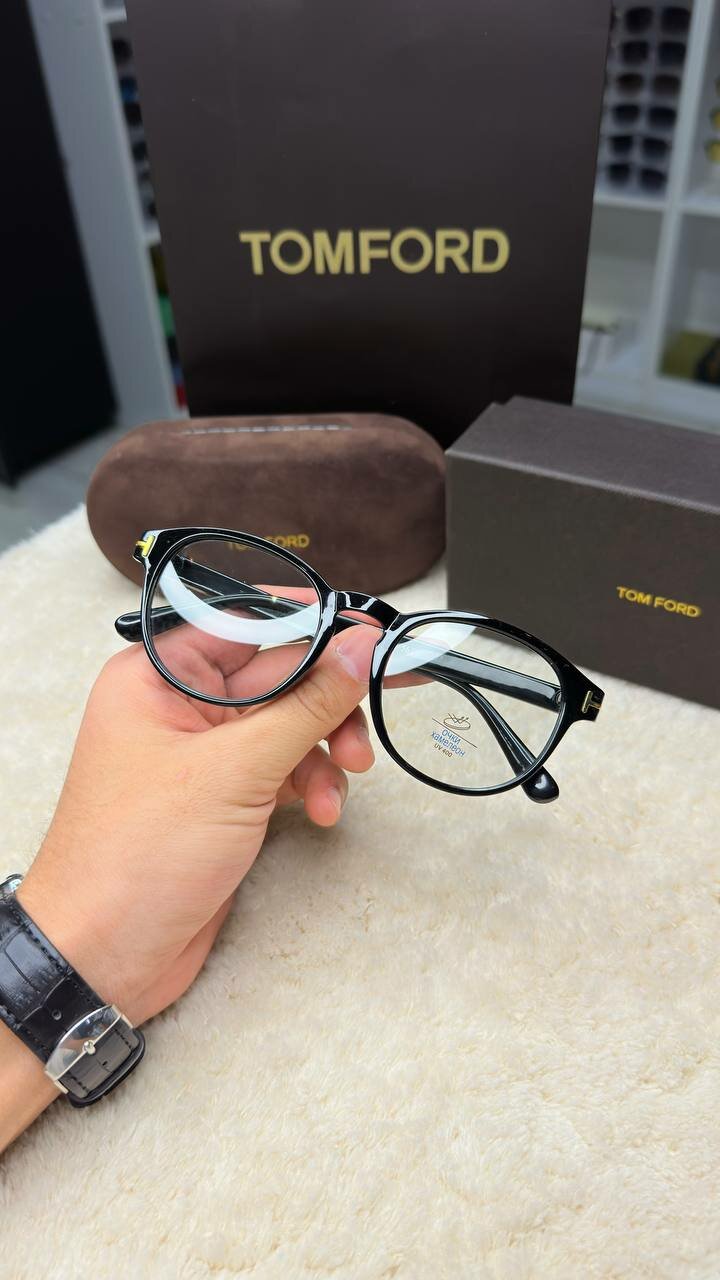 Солнцезащитные очки Tom Ford