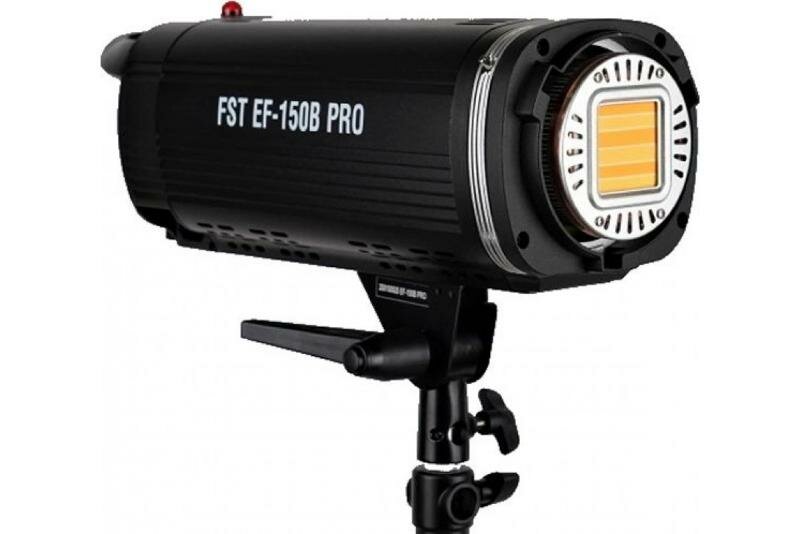 Светодиодный осветитель FST EF-150B PRO с пультом ДУ