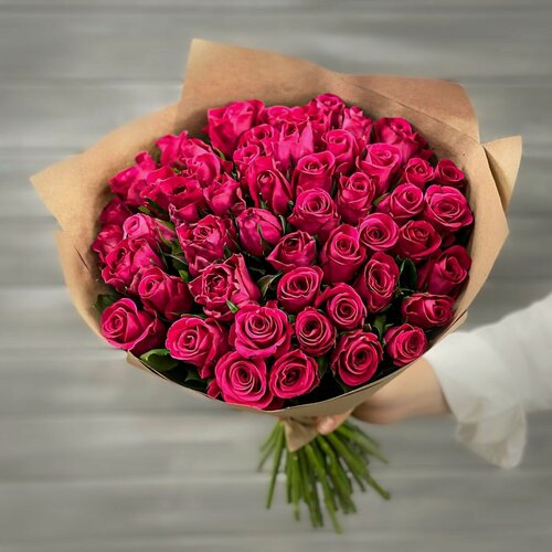 Изображение товара Букет живых цветов из 51 малиновой розы 40см в крафте