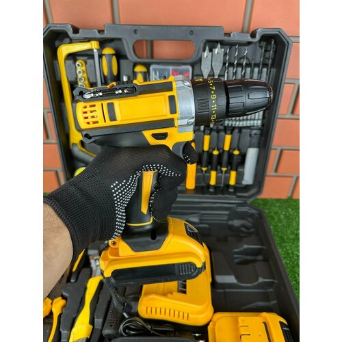 Дрель шуруповерт с набором инструментов От аккумулятора 21 В 42 Нм Шуруповерт 8500₽