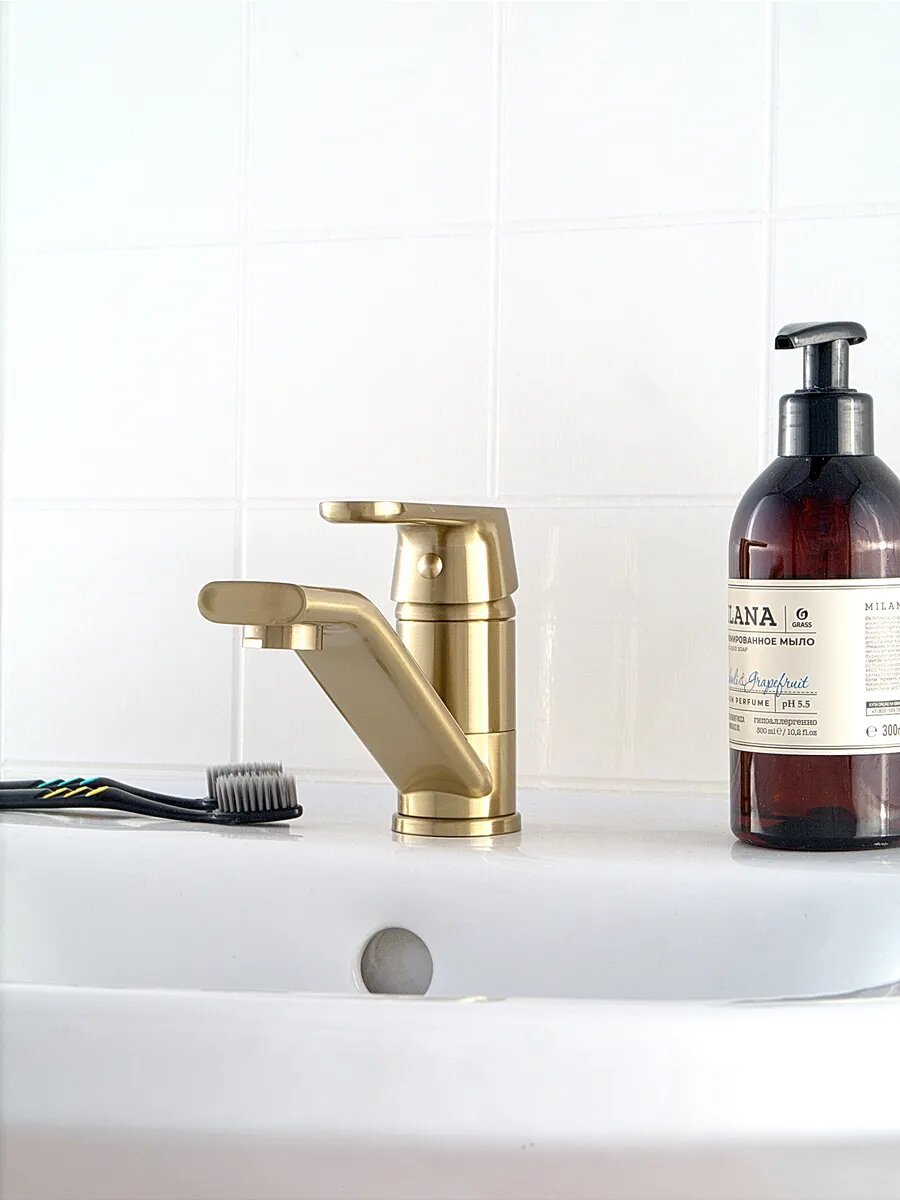 Смеситель Diadonna, с гибким шлангом, латунь, поворотный, короткий излив — фото 1