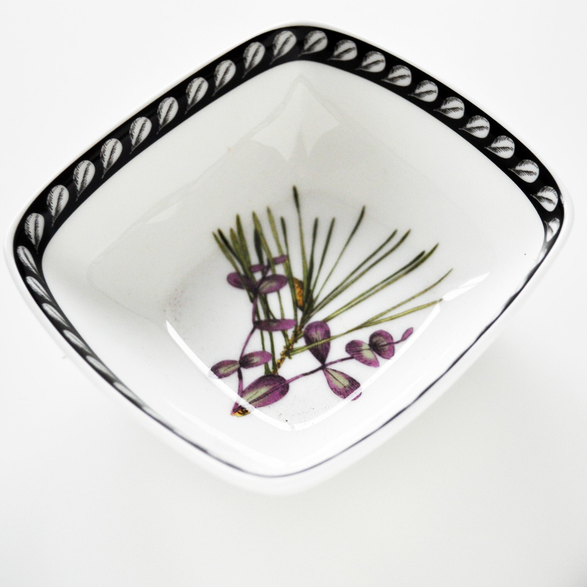 Винтажное блюдце  Весеннее цветение   Фарфор  деколь  Lenox  США  конец ХХ века 