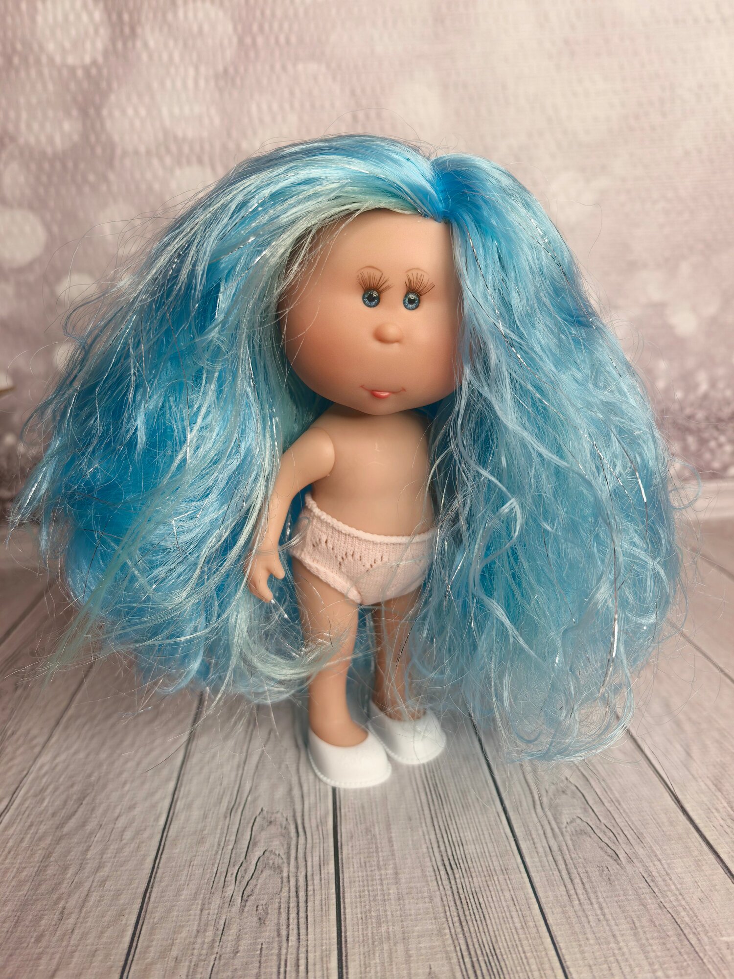 Кукла мини Миа с ресничками Nines виниловая, 23см (Испания) булочка