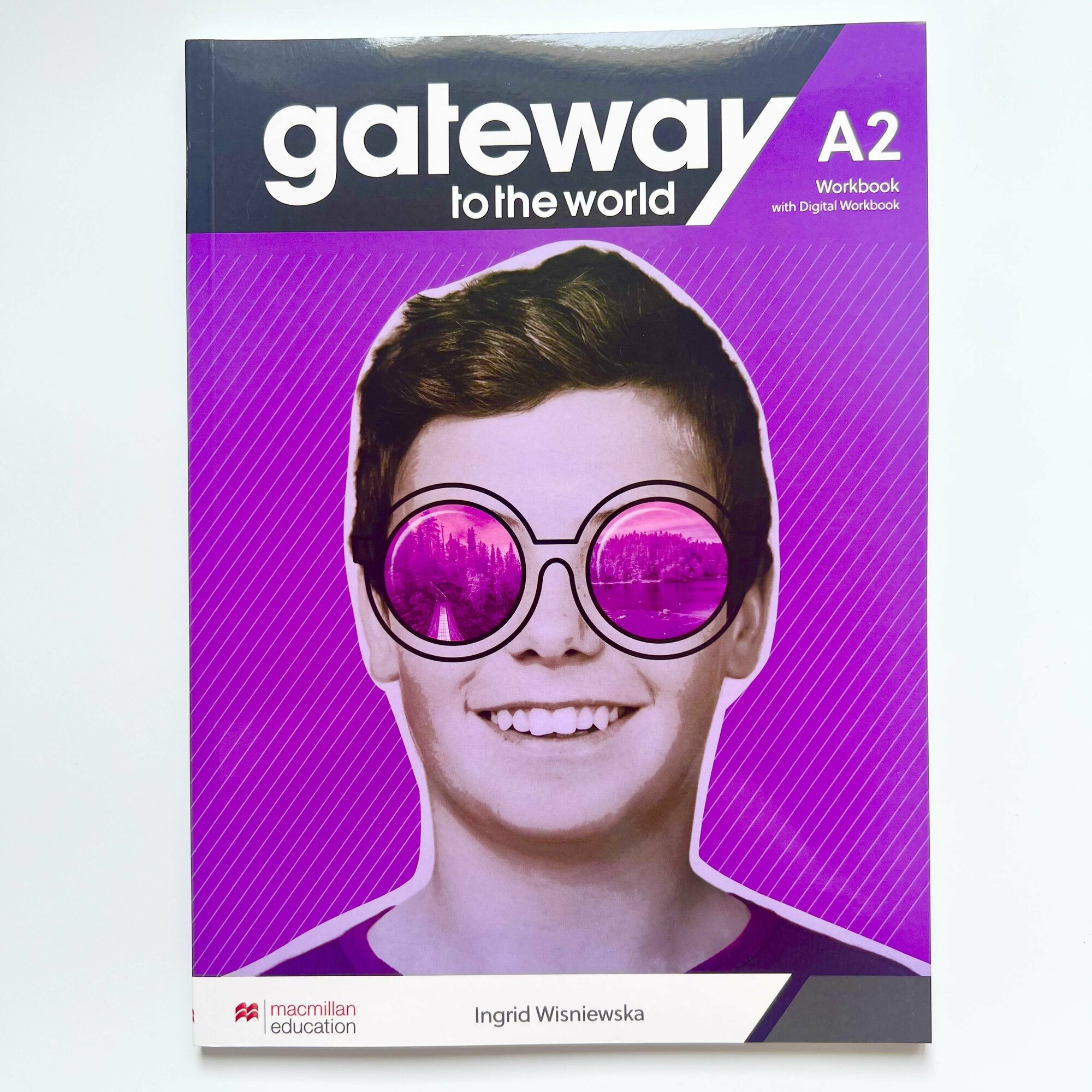 Gateway to the World A2. Полный комплект: Учебник + Рабочая Тетрадь + диск