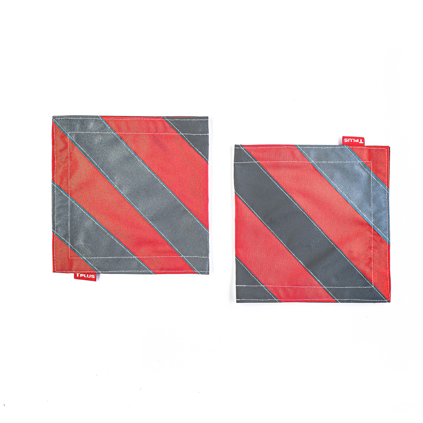 Флажки со световозвращающей лентой для буксировочных ремня/троса (2 шт, инструкция, красный), Tplus