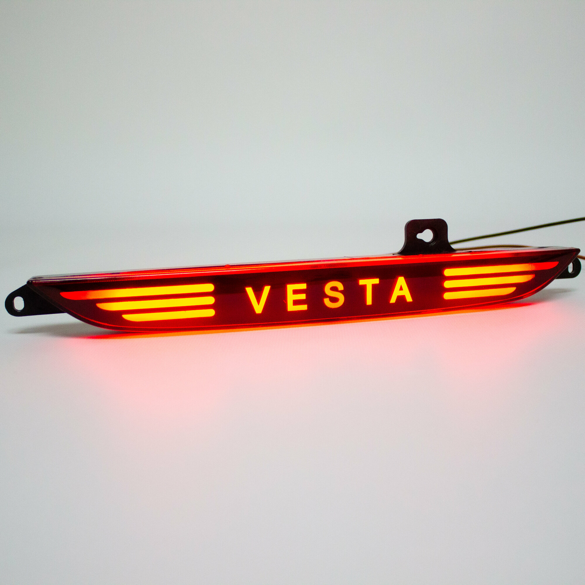 Задний ПТФ Веста диодный c надписью Vesta, фонарь противотуманный под стандарт в задний бампер Веста кросс, седан, универсал 1шт.