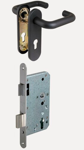 Изображение товара Комплект Корпус врезного Fuaro замка с защёлкой для противопожарных дверей FL-0434, Ручка Fuaro (Фуаро) дверная DH-0433 NE (черная) с пружиной для замка (FL-0432, 0433, 0434), нейлон, квадрат 9x140