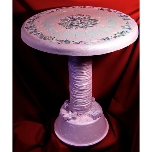 Столик из бетона с мозаичной отделкой и круглой столешницей - Розовый Зефир столик laredoute столик круглый на 1 ножке для сада со столешницей из мрамора redville единый размер белый