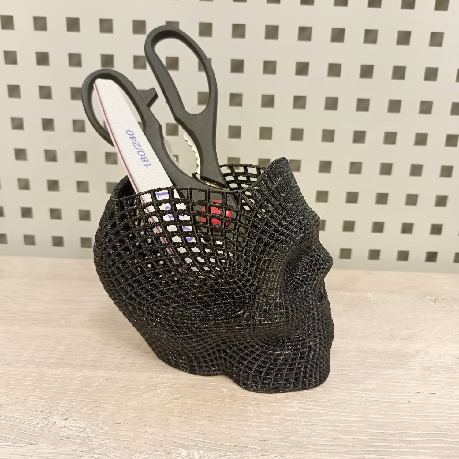 фото Подставка для карандашей Череп