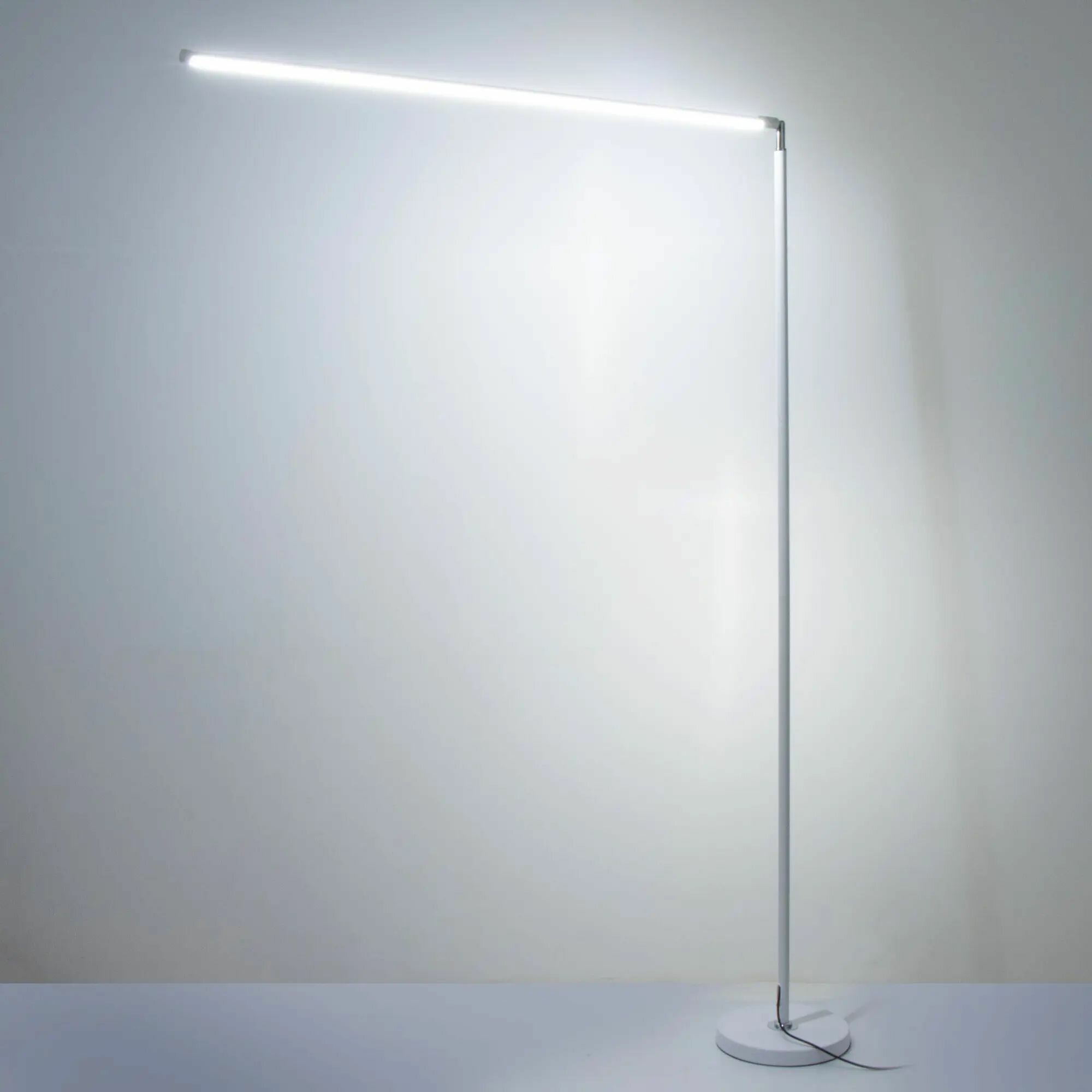 фото Торшер Луч напольный, белый