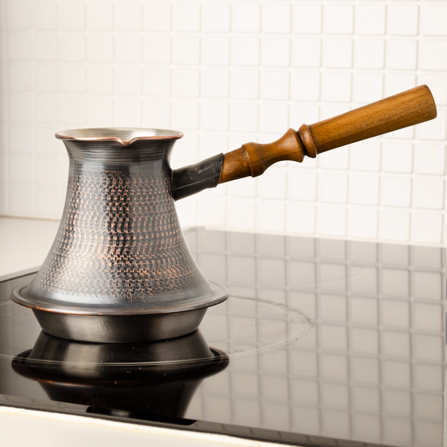 фото Турка для кофе медная индукционная (200 мл) армянская джезва ручной работы, восточная кофеварка, подарок мужчине папе