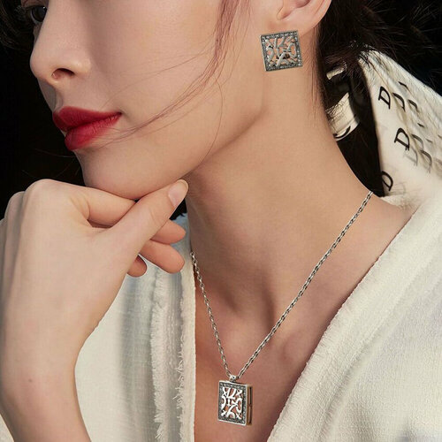 Колье Emay, искусственный камень, кристаллы Swarovski, серебристый, золотистый