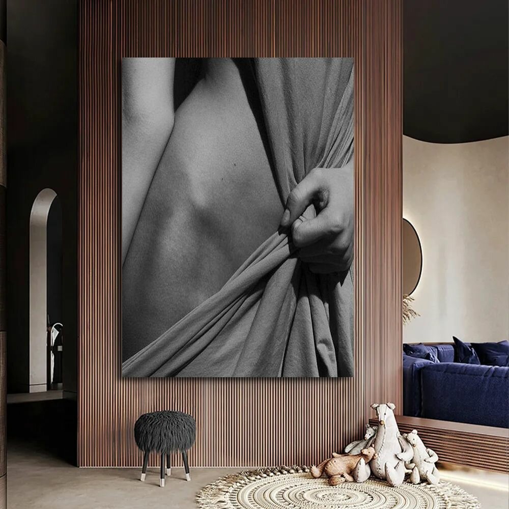 Әлеуметтік желіде жалаңаш әйелдер